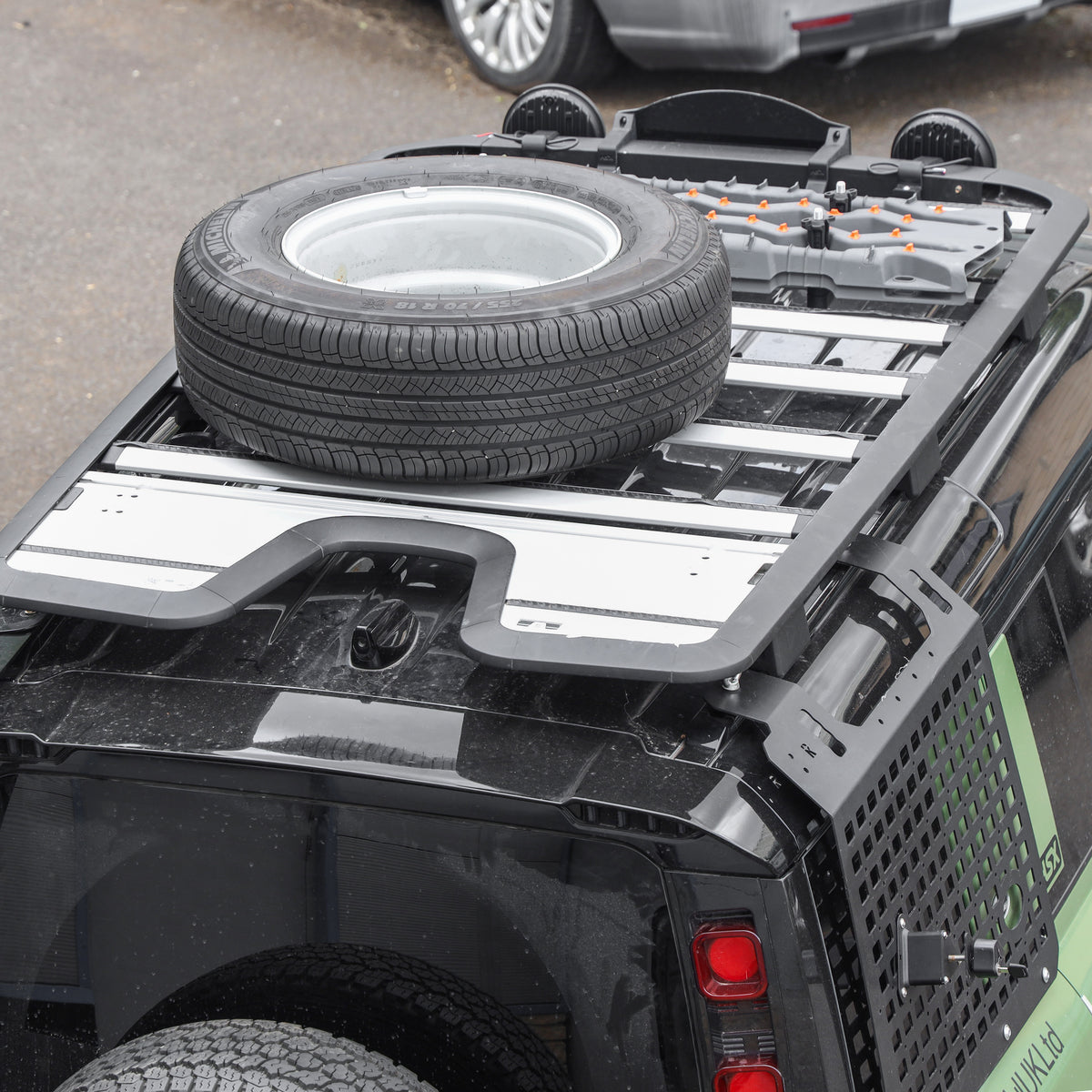 Spare Wheel Roof Mount Kit for the Land Rover Defender L663 - for ALLOY wheel