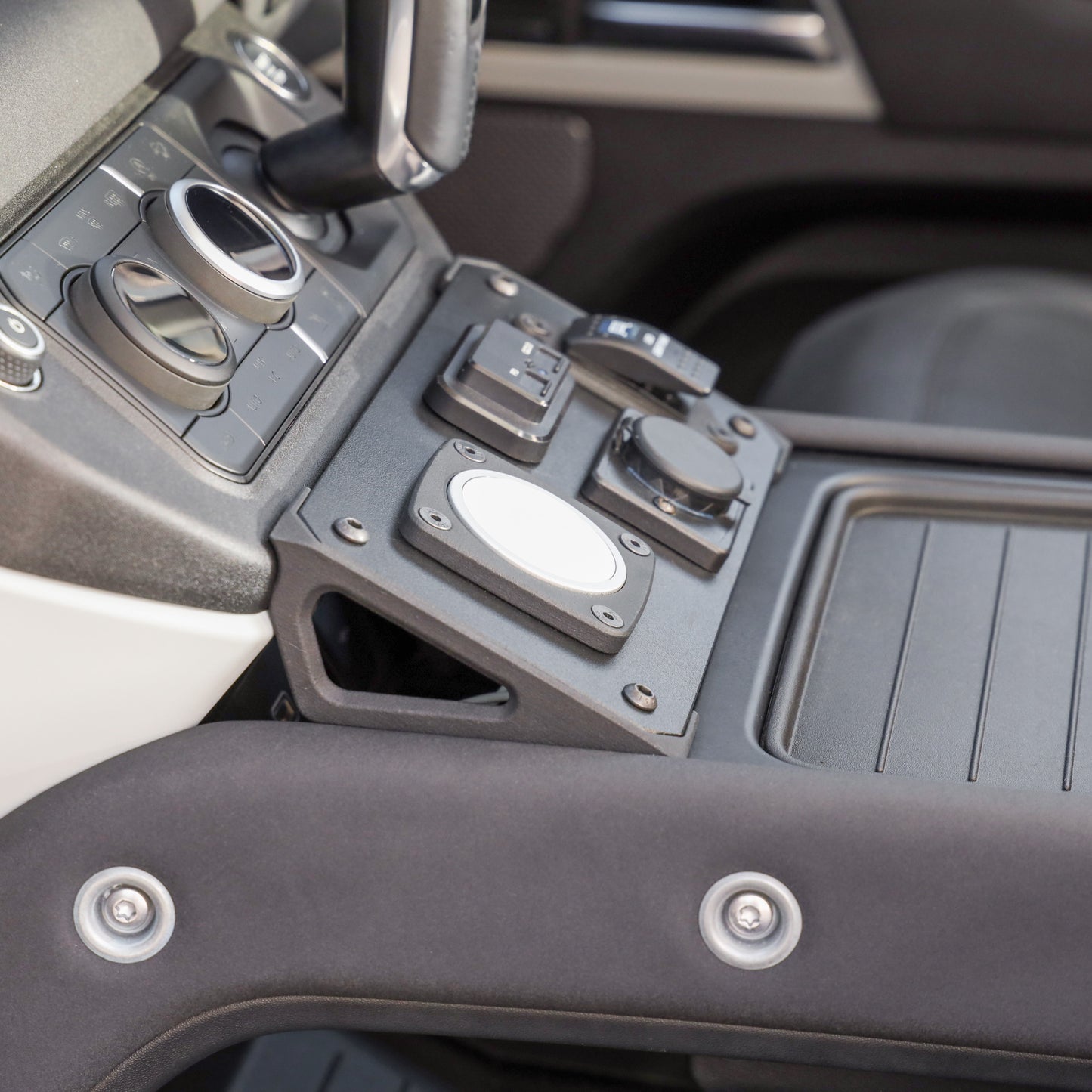 Centre Console Auxiliary Switch Panel for Land Rover Defender L663