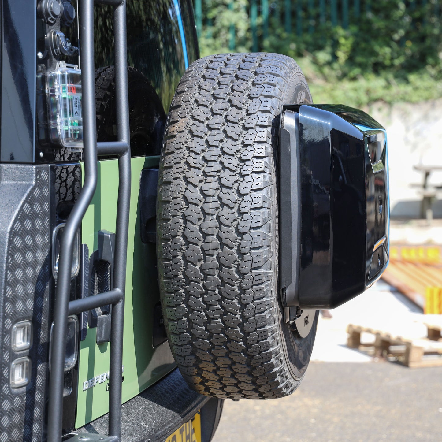 Gear Carrier Spare Wheel Mount Kit for Land Rover Defender L663