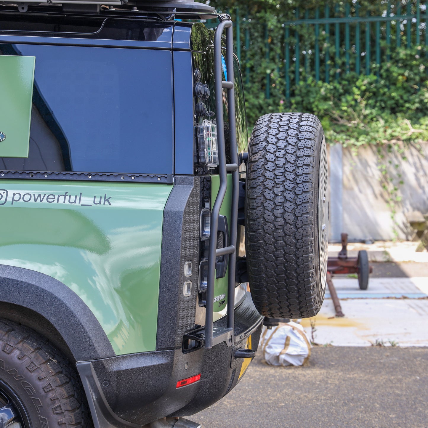 Terrafirma Rear Ladder + Powerful UK Top Plate for Land Rover Defender L663