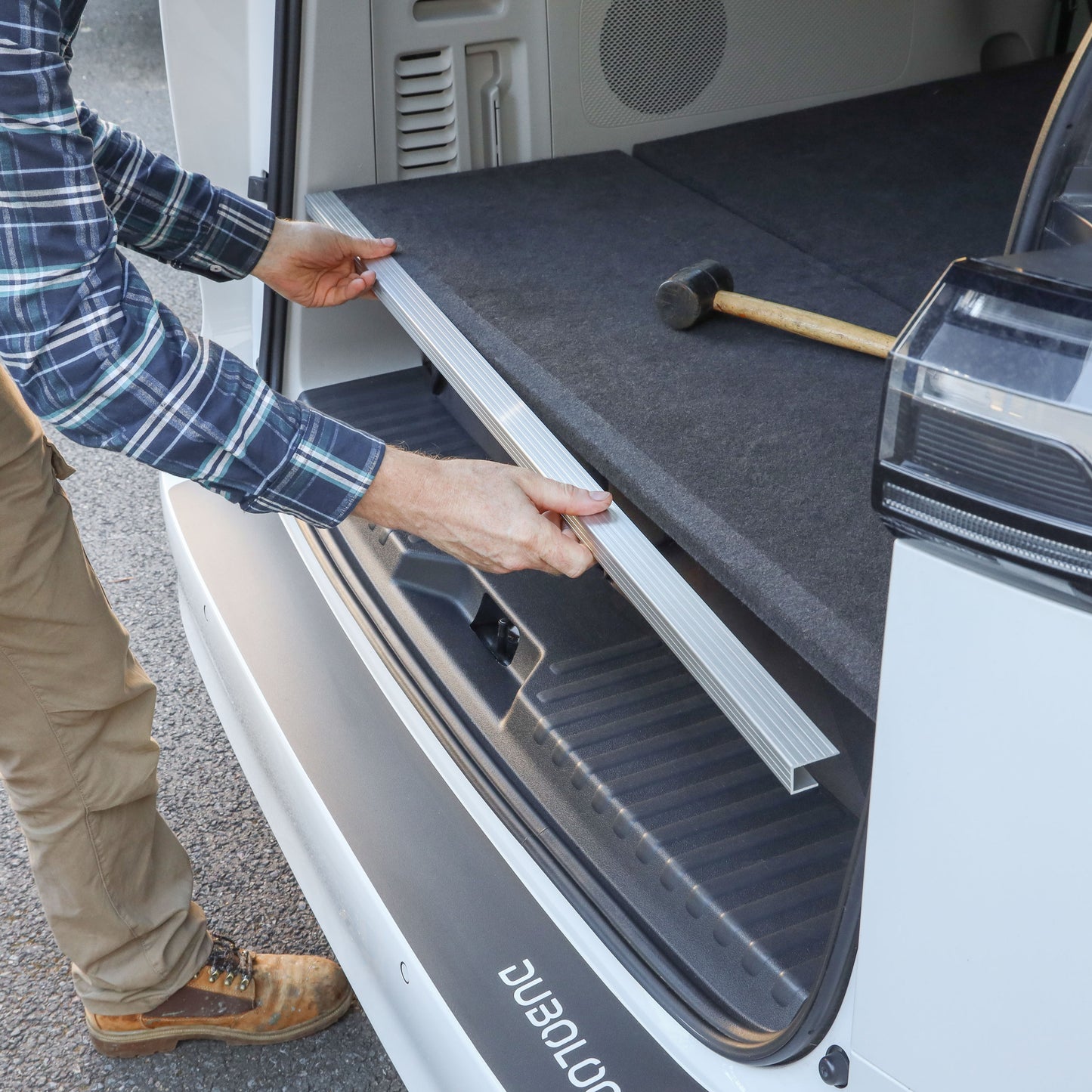Edge Strip for Raised Floor for VW ID Buzz - Silver