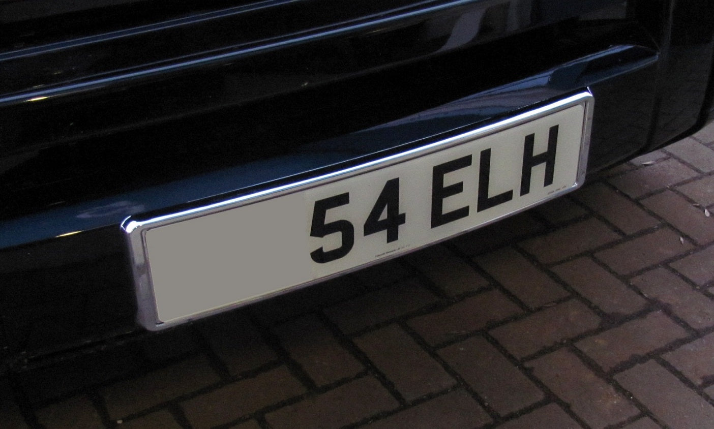 Front Number Plate Plinth -Chrome - for Land Rover Discovery 3