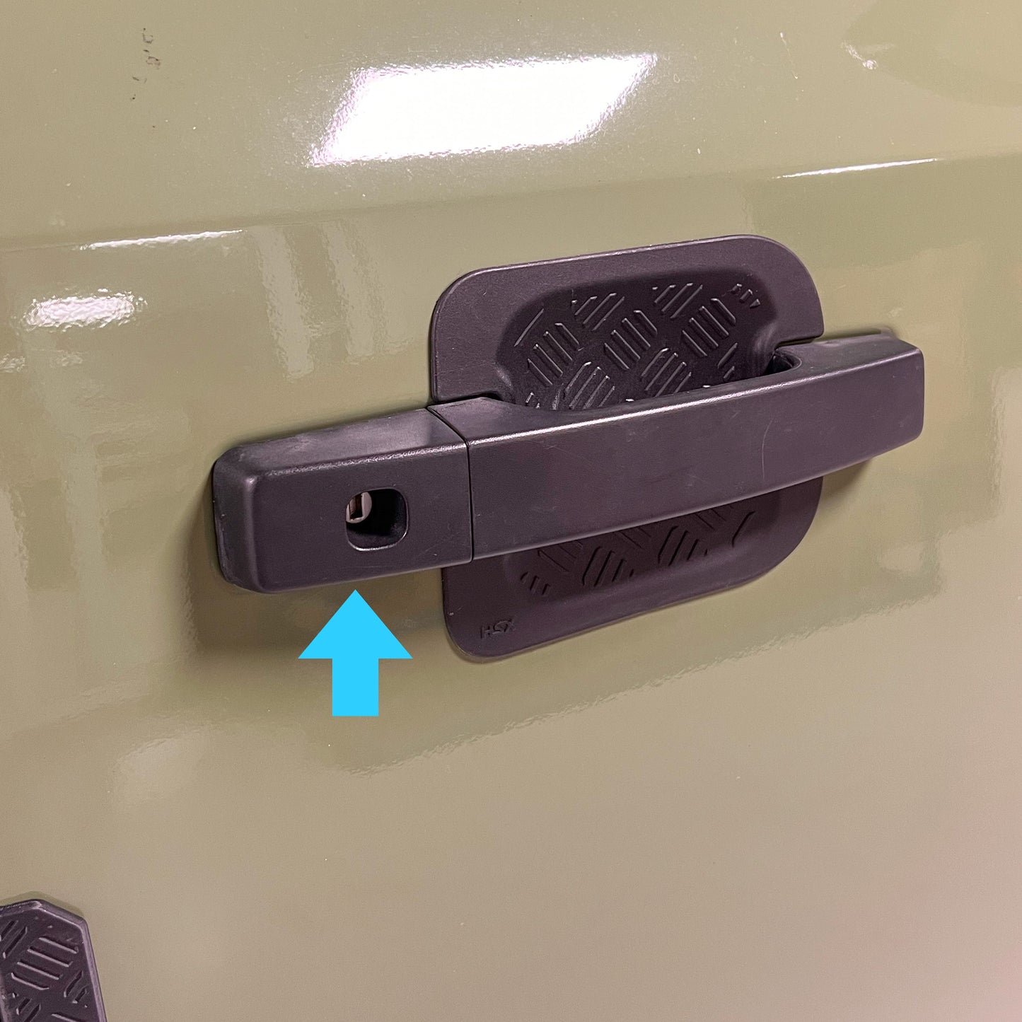 Door Handle End Piece for Land Rover Defender L663 - Textured Black - WITH Key Hole