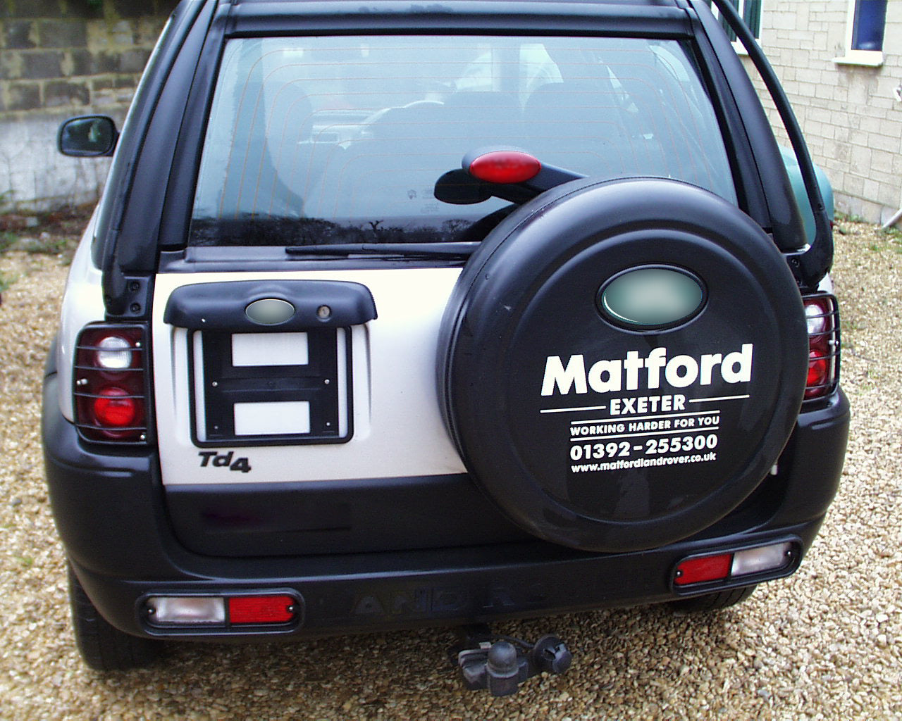 Square Rear Number Plate Surround for Land Rover Freelander 1 - Black