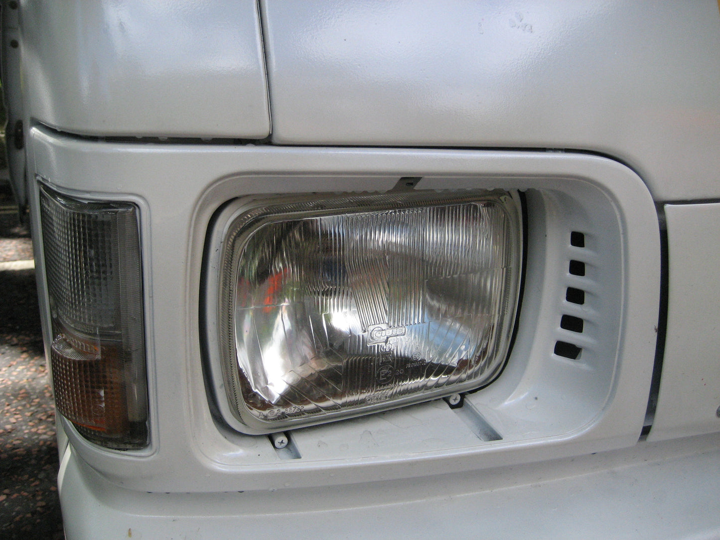 Halogen Headlight Bedford Rascal - Each - RHD