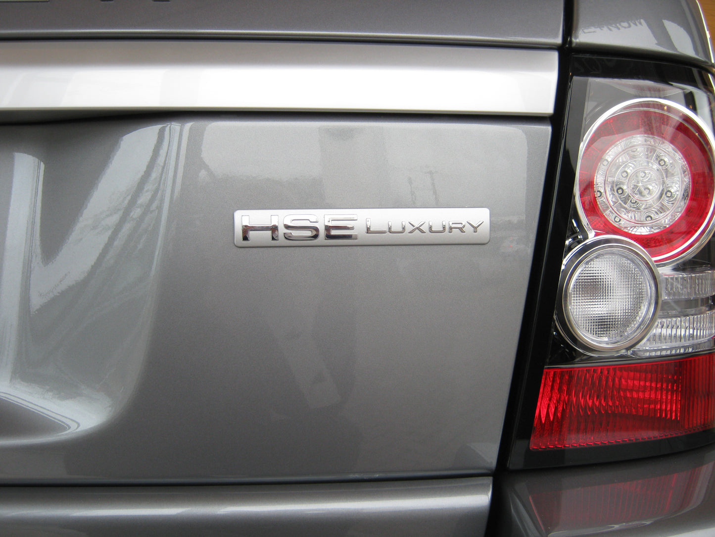 "HSE Luxury" Badge - Genuine - Silver / Chrome for Range Rover Sport