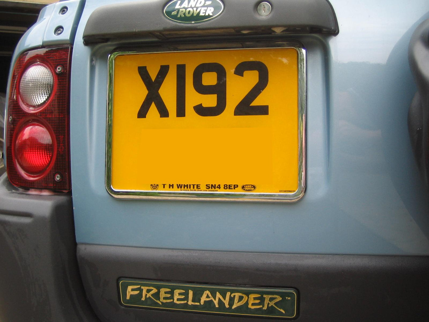 Square Rear Number Plate Surround for Land Rover Freelander 1 - Chrome