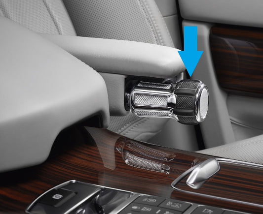 Adjusting Front Seat Arm Rest Knobs for Range Rover L405