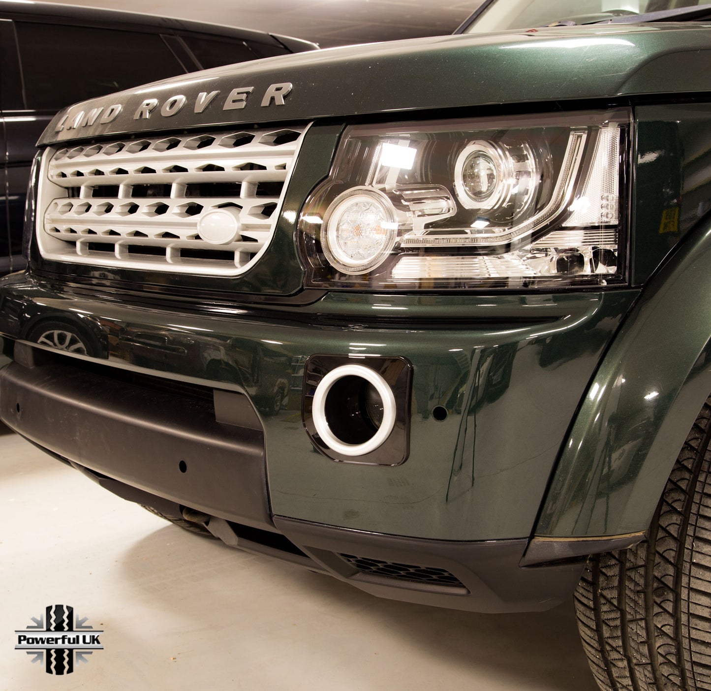 Front Bumper Fog Lamp Bezels Facelift look - Black - for Land Rover Discovery 4 2010-14