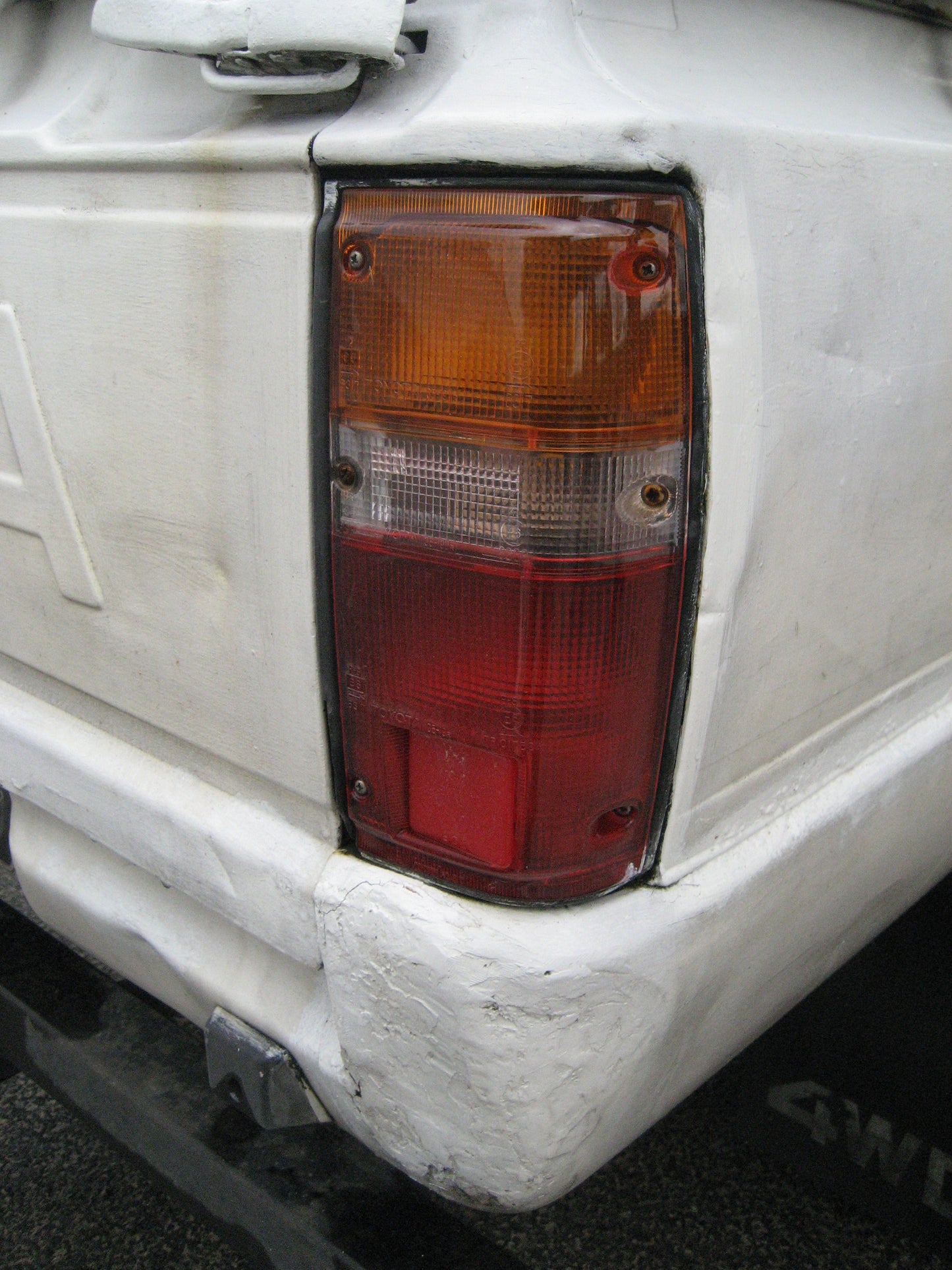 Rear Light Assembly - RH - for Toyota Hilux Mk2