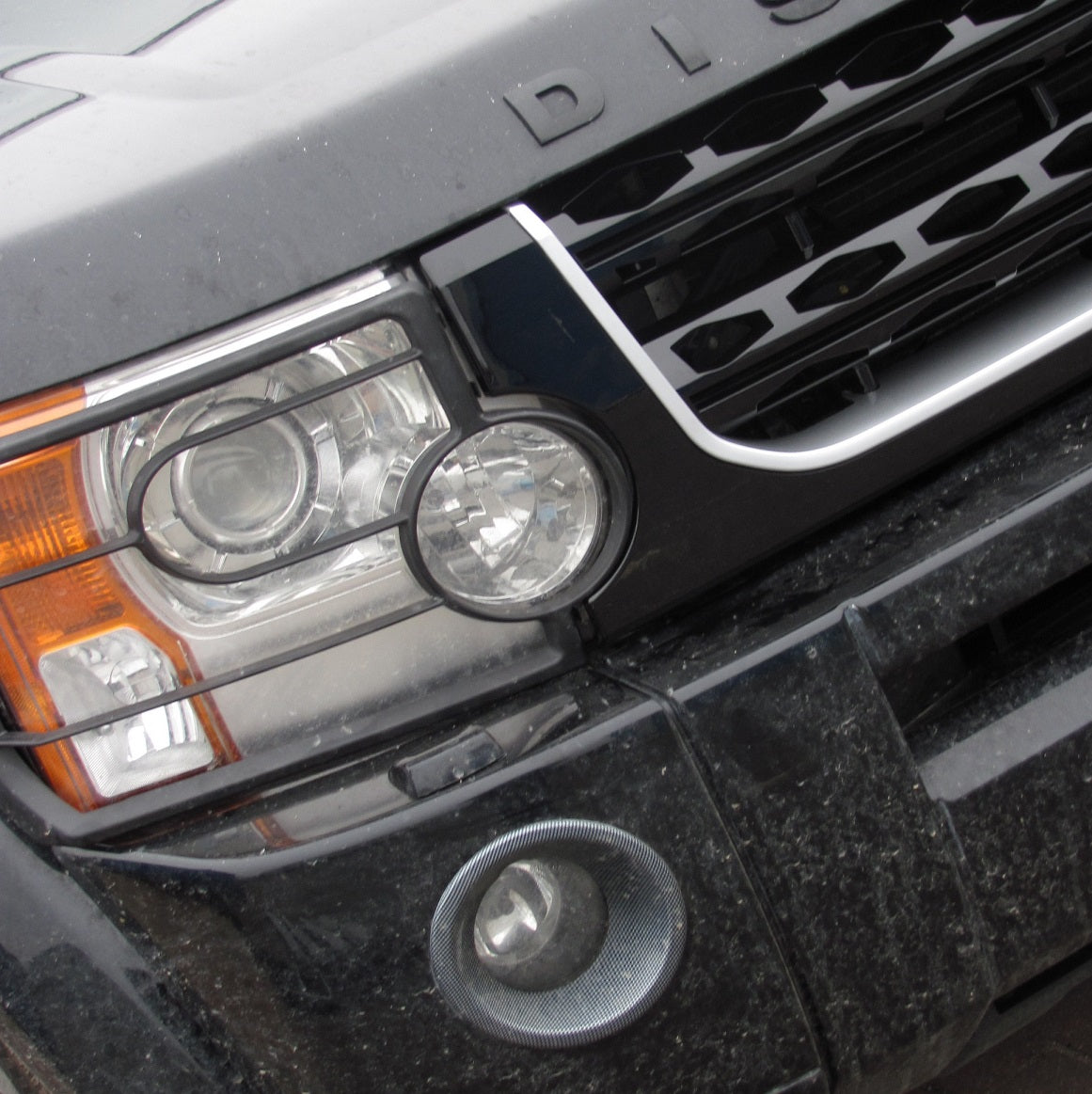 Front Grille for Land Rover Discovery 3 - Disco 4 look - Black / Silver / Black