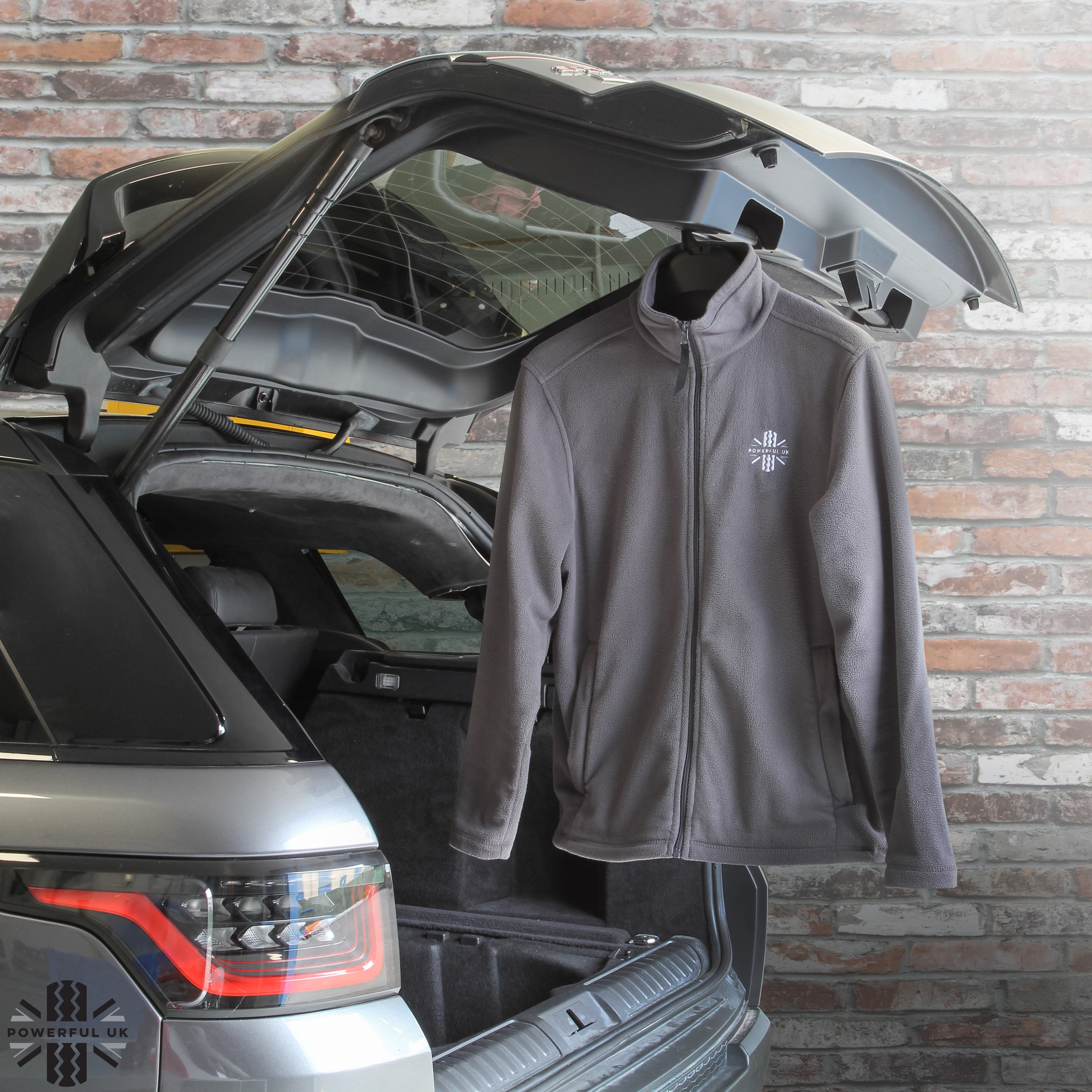 hanger-fitted-to-car_dc1c9ce9-
