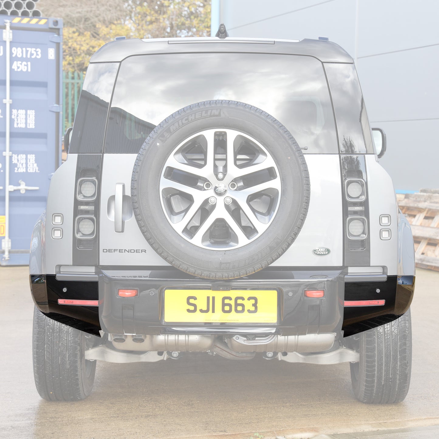Rear Bumper Corner for Land Rover Defender L663 in Gloss Black - RIGHT