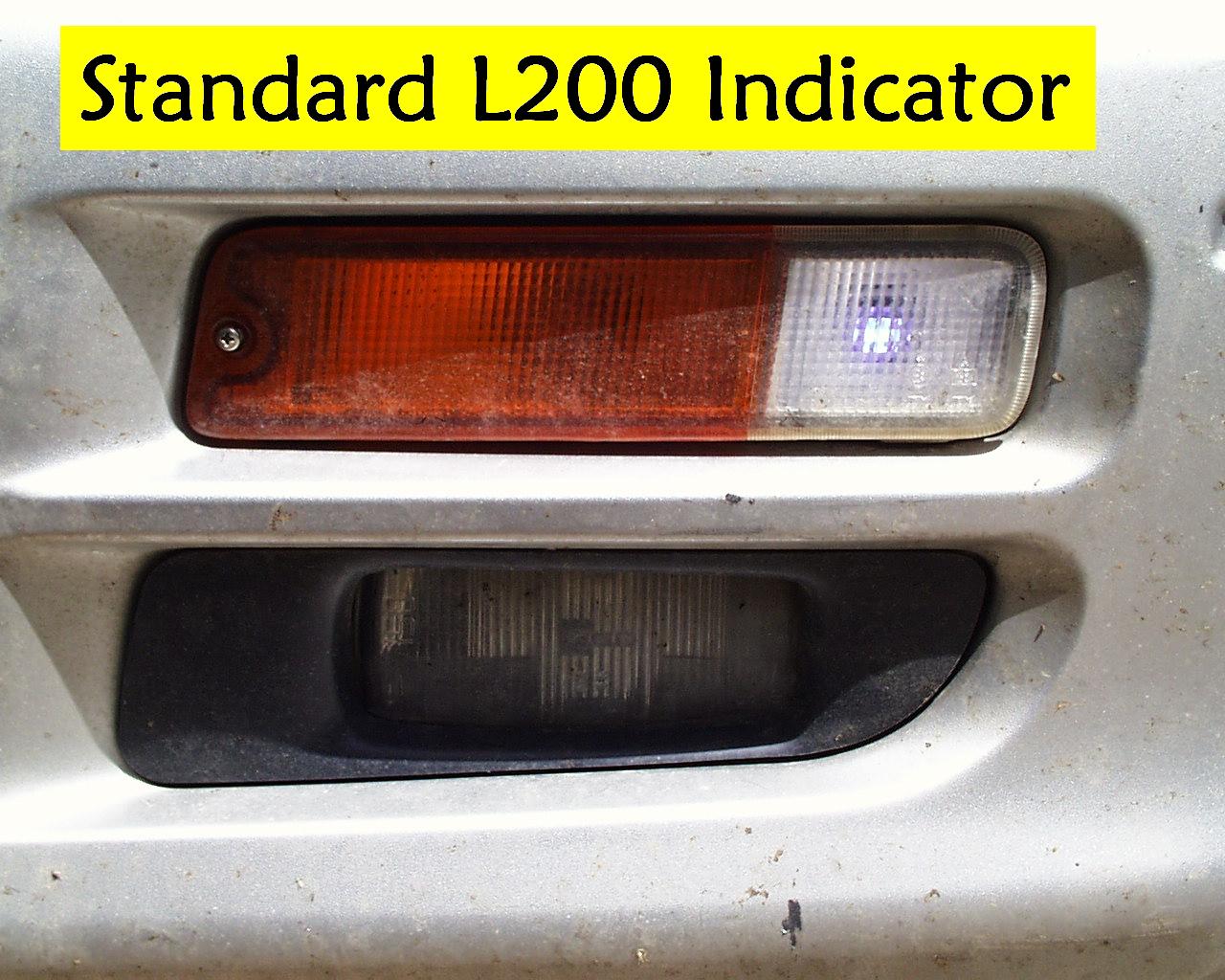 Clear front Bumper Light Upgrade kit for Mitsubishi L200 + Bulbs (Pair)